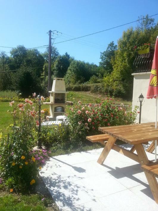 Gite De Marie Burlats Exterior foto